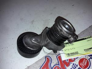Spanrolle multiriem van een Volkswagen Polo IV (9N1/2/3) 1.2 12V 2005