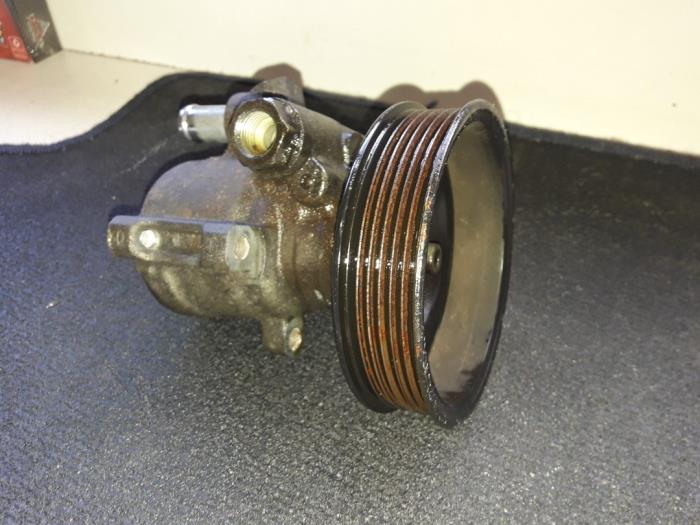 Power steering pump from a Seat Arosa (6H1) 1.4 MPi 1999