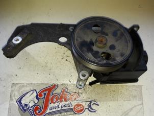 Used Power steering pump Volvo V70 (GW/LW/LZ) 2.5 10V Price on request offered by Autodemontage Joko B.V.