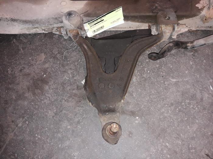 Front lower wishbone, left from a Volvo V70 (GW/LW/LZ) 2.5 10V 1998