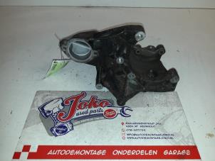 Used Power steering pump bracket Opel Omega B (25/26/27) 2.5i V6 24V Price on request offered by Autodemontage Joko B.V.