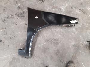 Used Front wing, right Fiat Punto II (188) 1.2 60 S Price on request offered by Autodemontage Joko B.V.