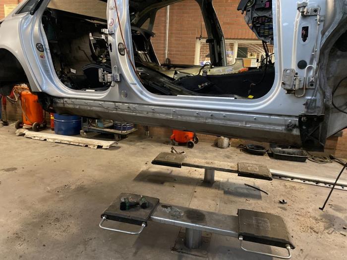 Używane Próg prawy Audi A8 (D3) 4.2 V8 40V Quattro Cena na żądanie oferowane przez Autodemontage Joko B.V.