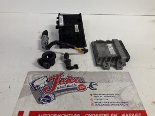Used Set of cylinder locks (complete) Renault Clio II (BB/CB) 1.2 Price on request offered by Autodemontage Joko B.V.