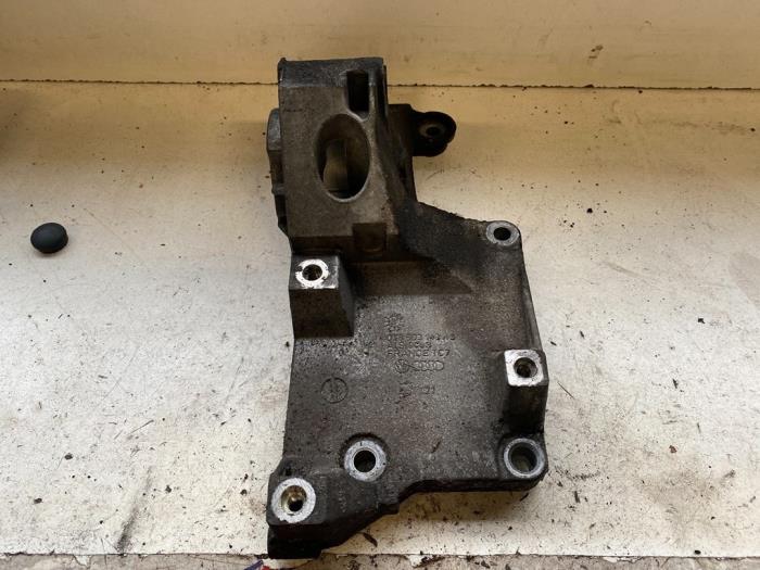 Usagé Support dynamo bas Seat Ibiza IV (6J5) 1.9 TDI 105 Prix sur demande proposé par Autodemontage Joko B.V.