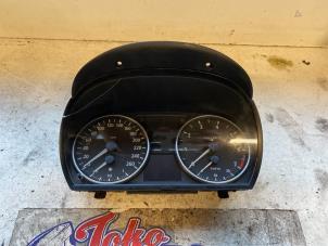 Used Instrument panel BMW 3 serie (E90) 320i 16V Price on request offered by Autodemontage Joko B.V.