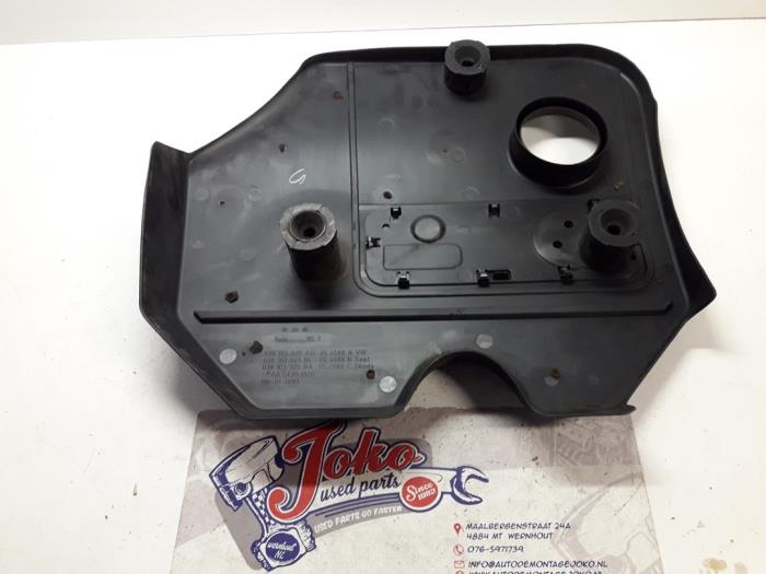 Engine cover from a Seat Ibiza III (6L1) 1.9 SDI 2003