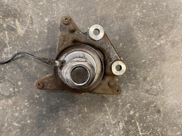Rear axle journal from a Renault Scénic III (JZ) 1.6 16V 2011
