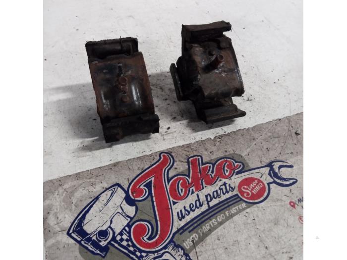 Usagé Support moteur Suzuki Alto (SB308) 0.8 GA,GL,GLX Prix sur demande proposé par Autodemontage Joko B.V.