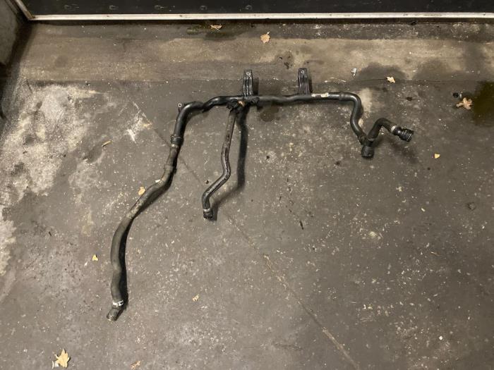 Begagnade Vattenrör BMW 1 serie (E87/87N) 118i 16V Pris på förfrågan erbjuds av Autodemontage Joko B.V.