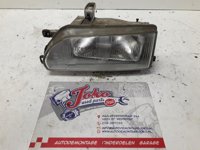 Gebrauchte Scheinwerfer links Toyota Corolla (E9) 1.3 XLi 12V Preis auf Anfrage angeboten von Autodemontage Joko B.V.