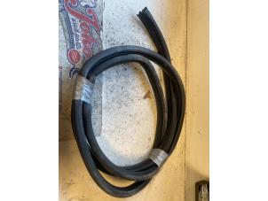 Used Rear door seal 4-door, left Hyundai i20 1.2i 16V Price on request offered by Autodemontage Joko B.V.