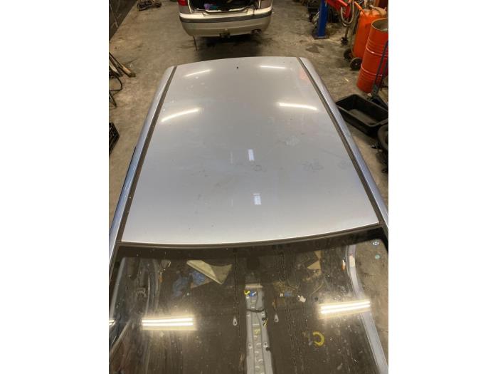Używane Dach Hyundai i20 1.2i 16V Cena na żądanie oferowane przez Autodemontage Joko B.V.