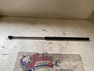 Used Rear gas strut, right BMW Mini One/Cooper (R50) 1.6 16V One Price on request offered by Autodemontage Joko B.V.