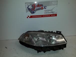 Used Headlight, right Renault Megane II (BM/CM) 1.4 16V 98 Price on request offered by Autodemontage Joko B.V.
