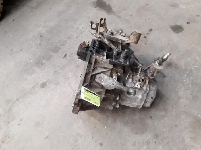 Gearbox from a Peugeot Expert (222/224) 1.9D 2001