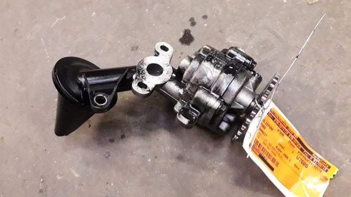 Begagnade Oljepump Ford Transit 2.0 TDdi 16V 260S Pris på förfrågan erbjuds av Autodemontage Joko B.V.