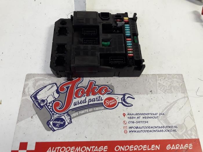 Fuse box from a Peugeot 307 (3A/C/D) 1.6 16V 2002