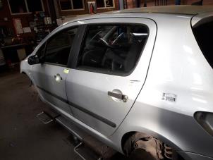 Used Rear door 4-door, left Peugeot 307 (3A/C/D) 1.6 16V Price on request offered by Autodemontage Joko B.V.