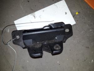 Used Tailgate lock mechanism Citroen Saxo 1.6 VTR Price on request offered by Autodemontage Joko B.V.