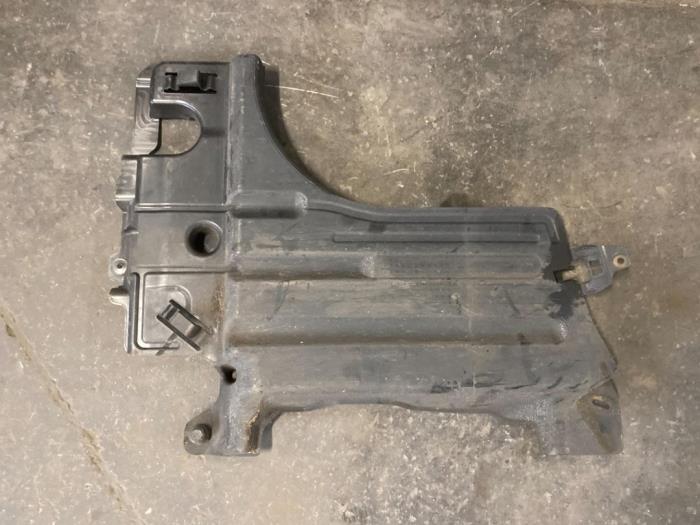 Begagnade Hasplåt Peugeot 208 I (CA/CC/CK/CL) 1.4 HDi Pris på förfrågan erbjuds av Autodemontage Joko B.V.