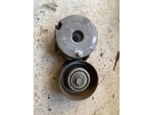 Spanrolle multiriem van een Renault Megane III Coupe (DZ) 2.0 16V CVT 2009