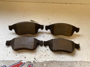 Used Front brake pad Renault Megane III Coupe (DZ) 2.0 16V CVT Price on request offered by Autodemontage Joko B.V.