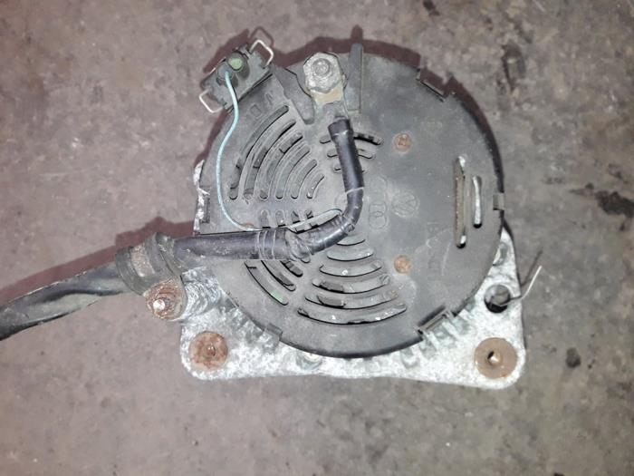 Begagnade Dynamo Volkswagen Polo III Classic (6KV2) 1.4i 60 Pris på förfrågan erbjuds av Autodemontage Joko B.V.