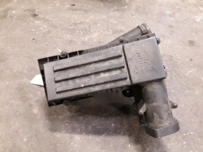 Begagnade Luftfilterhus Volkswagen Caddy III (2KA,2KH,2CA,2CH) 1.9 TDI Pris på förfrågan erbjuds av Autodemontage Joko B.V.
