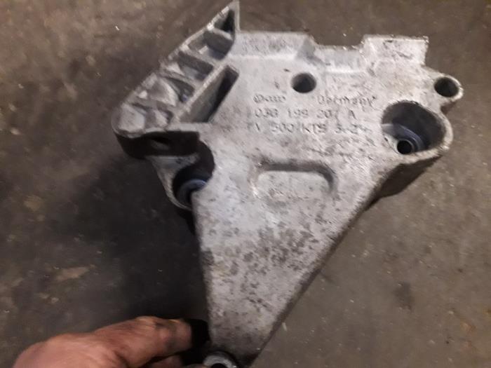 Usagé Support moteur Volkswagen Caddy III (2KA,2KH,2CA,2CH) 1.9 TDI Prix sur demande proposé par Autodemontage Joko B.V.