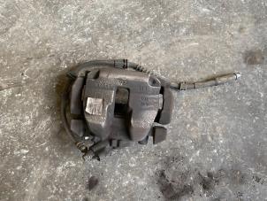 Used Front brake calliper, left Citroen C5 Aircross (A4/AC/AJ/AR) 1.2 e-THP PureTech 130 Price on request offered by Autodemontage Joko B.V.
