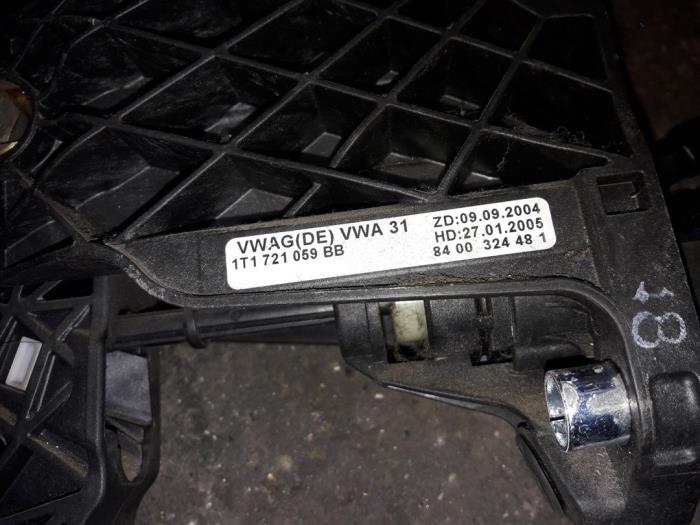 Clutch pedal Volkswagen Caddy III 1.9 TDI 1T1721059BB