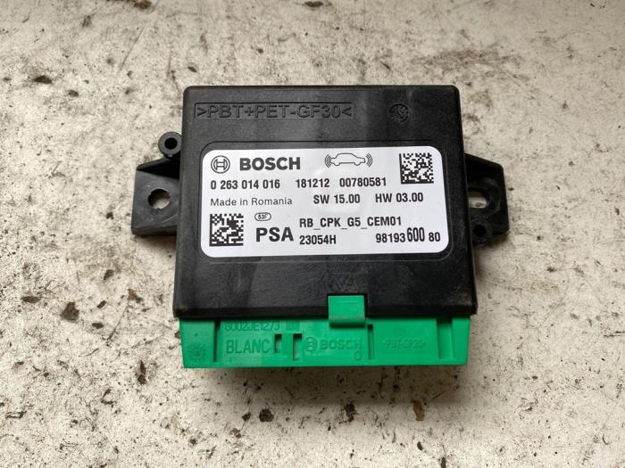 Begagnade PDC-modul Citroen C5 Aircross I (A4/AC/AJ/AR) 1.2 e-THP PureTech 130 Pris på förfrågan erbjuds av Autodemontage Joko B.V.
