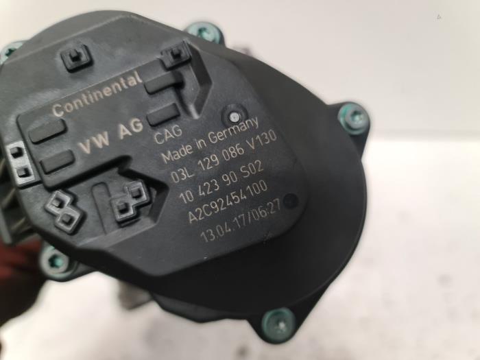 Intake manifold Audi A4 2.0 TDI 16V 03L129711E CAG