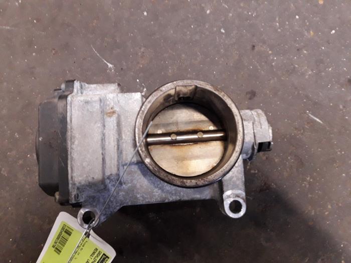 Usagé Boîtier accélérateur Renault Laguna II Grandtour (KG) 1.8 16V Prix sur demande proposé par Autodemontage Joko B.V.