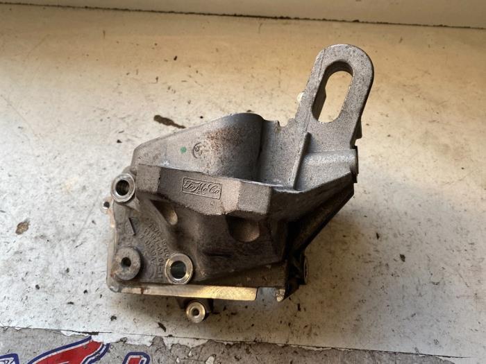Used Engine mount Ford Focus 3 1.6 Ti-VCT 16V 125 Price on request offered by Autodemontage Joko B.V.
