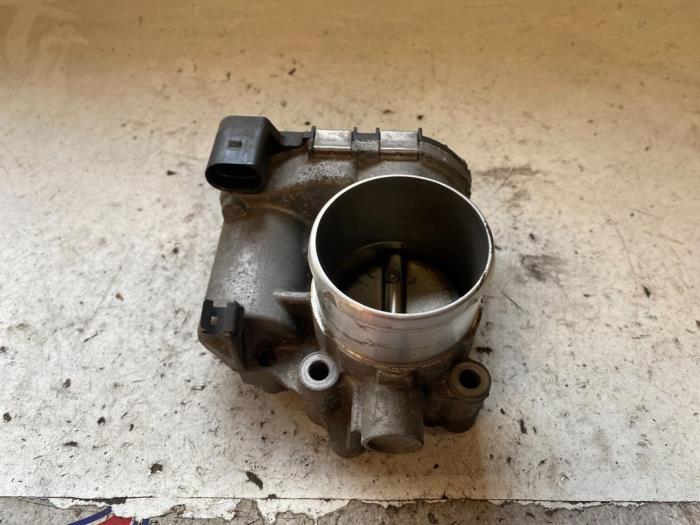 Throttle body from a Ford Focus 3 1.6 Ti-VCT 16V 125 2011