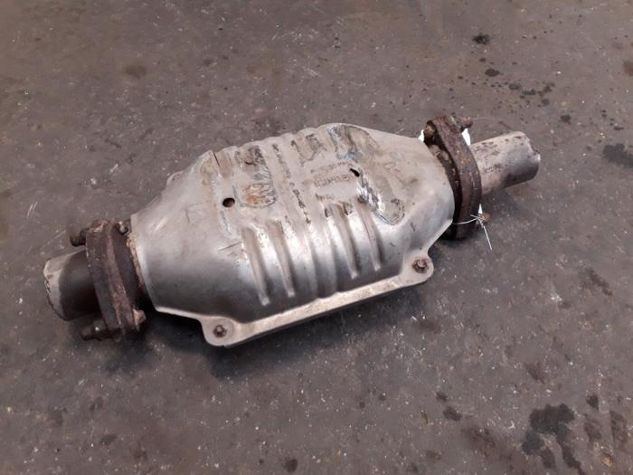 Hyundai Tucson (JM) 2.0 16V CVVT 4x2 Catalytic converters stock