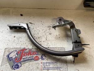 Used Boot lid hinge Ford Focus 3 1.6 Ti-VCT 16V 125 Price on request offered by Autodemontage Joko B.V.