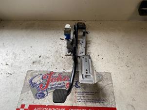 Used Brake pedal Ford Focus 3 1.6 Ti-VCT 16V 125 Price on request offered by Autodemontage Joko B.V.