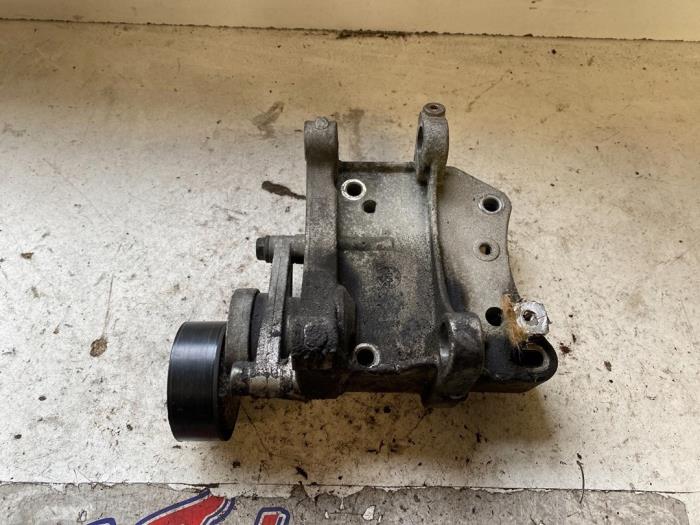 Used Alternator upper bracket Citroen C4 Berline (LC) 1.4 16V Price on request offered by Autodemontage Joko B.V.