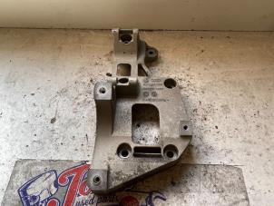 Used Air conditioning bracket Skoda Octavia Combi (1Z5) 1.6 MPI Price on request offered by Autodemontage Joko B.V.