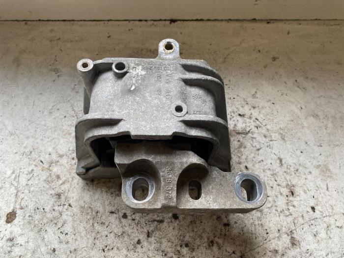 Used Engine mount Skoda Octavia Combi (1Z5) 1.6 MPI Price on request offered by Autodemontage Joko B.V.