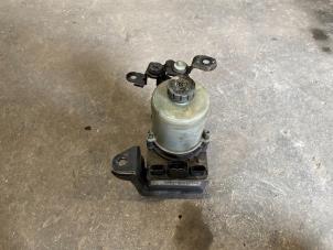 Used Power steering pump Skoda Fabia (6Y2) 1.4i 16V Price on request offered by Autodemontage Joko B.V.
