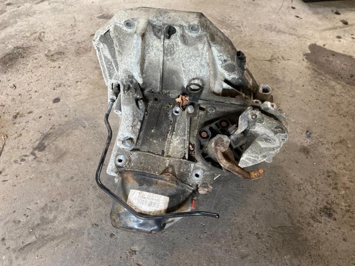 Gearbox from a Renault Kangoo Express (FW) 1.5 dCi 75 2012