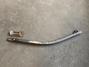 Used Sliding door rail, right Renault Kangoo Express (FW) 1.5 dCi 75 Price on request offered by Autodemontage Joko B.V.