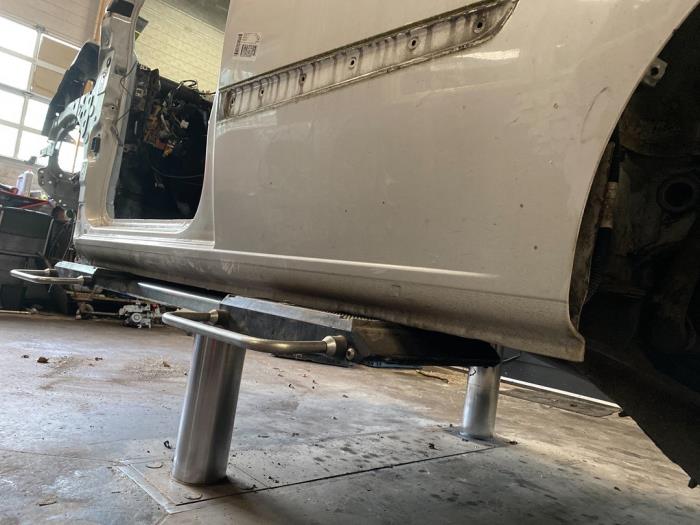 Używane Próg lewy Renault Kangoo Express (FW) 1.5 dCi 75 Cena na żądanie oferowane przez Autodemontage Joko B.V.