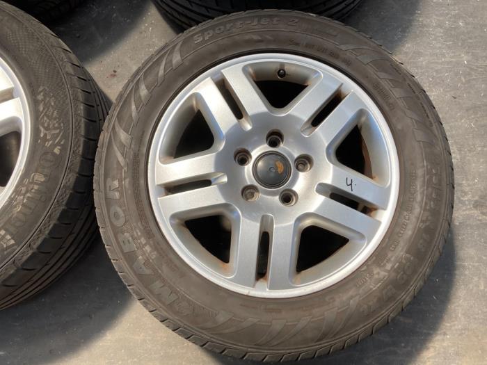 Set of sports wheels from a Volkswagen Touareg (7LA/7L6) 3.2 V6 24V 2003