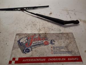 Used Front wiper arm Toyota Starlet (EP9) 1.3,XLi,GLi 16V Price on request offered by Autodemontage Joko B.V.