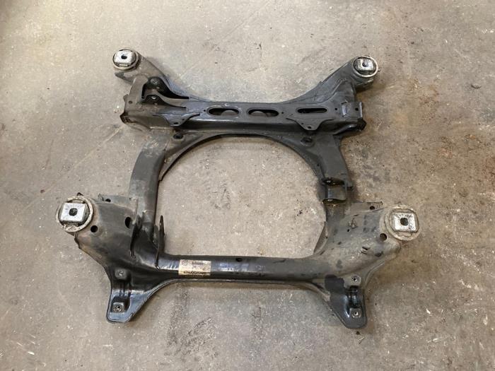 Begagnade Underram Volkswagen Touareg (7LA/7L6) 3.2 V6 24V Pris på förfrågan erbjuds av Autodemontage Joko B.V.